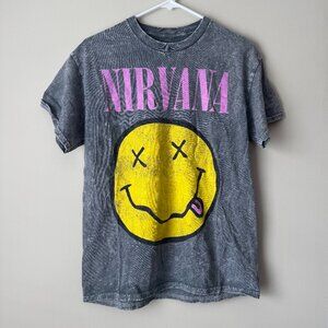 Grey Nirvana Women's Short Sleeve Graphic Tee Size M